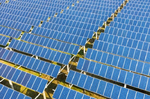 آغاز عملیات احداث اولین نیروگاه خورشیدی در منطقه ۱۹ 